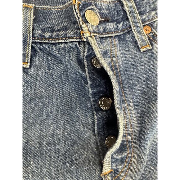 Levi's Premium 501 Medium Size 28 Wash High Rise Women’s Distressed Shorts - Picture 5 of 16